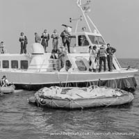AP1-88 hovercraft with SAS undergoing lifeboat trials